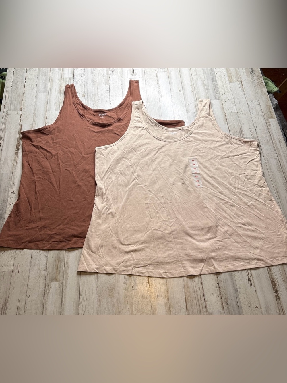 Old Navy (2-Pcs) Women’s Assorted First-Layer Scoop Neck Tank Top -Size 4X